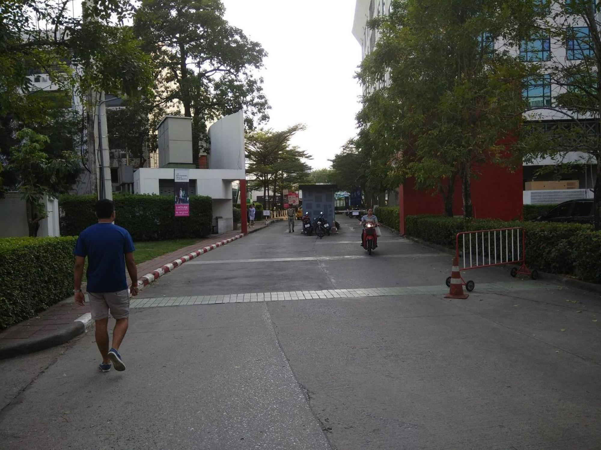 Savi Deluxe3 Nr Bangkokpiyavet Hospital Apartment