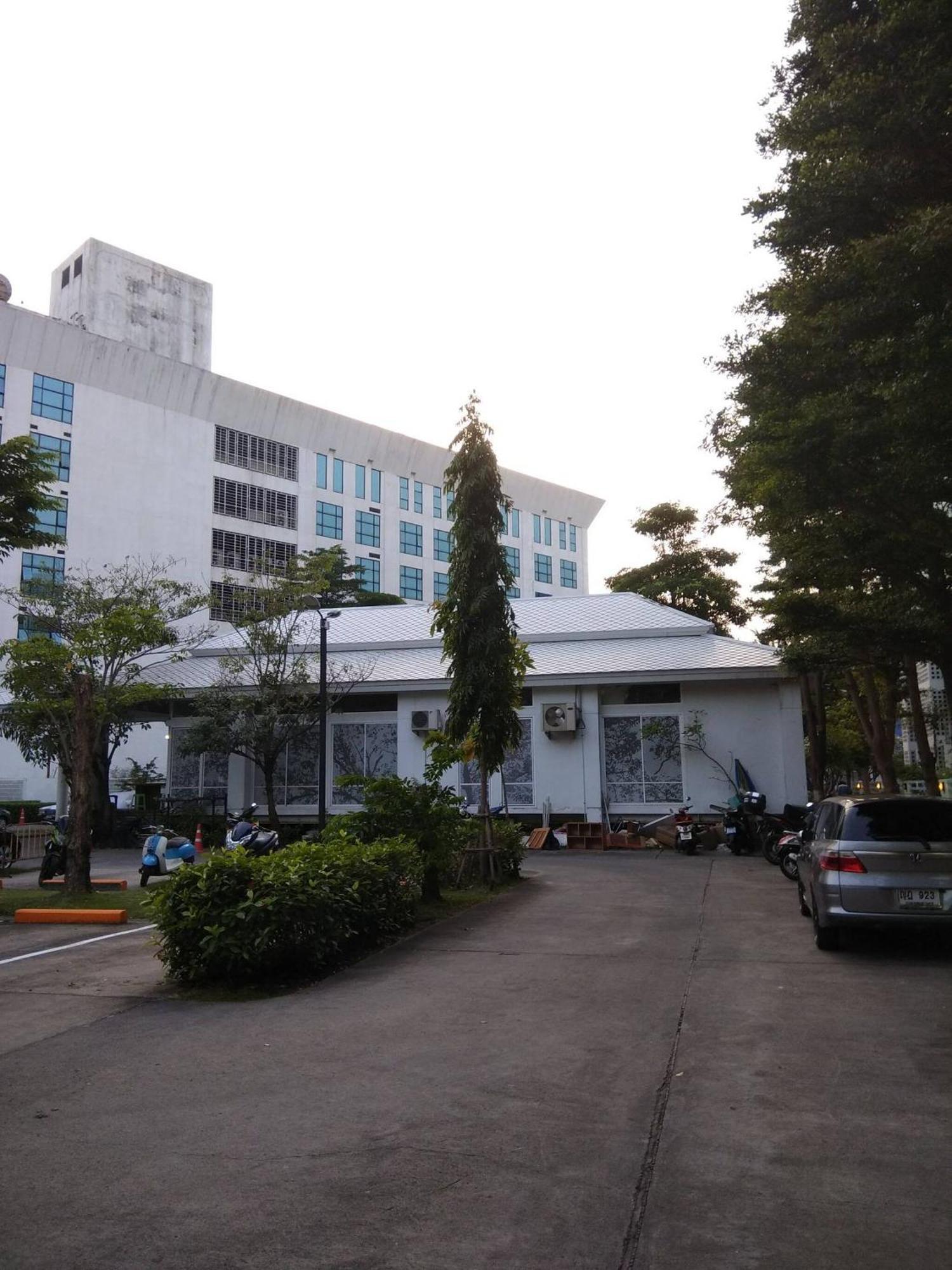 Savi Deluxe3 Nr Bangkokpiyavet Hospital