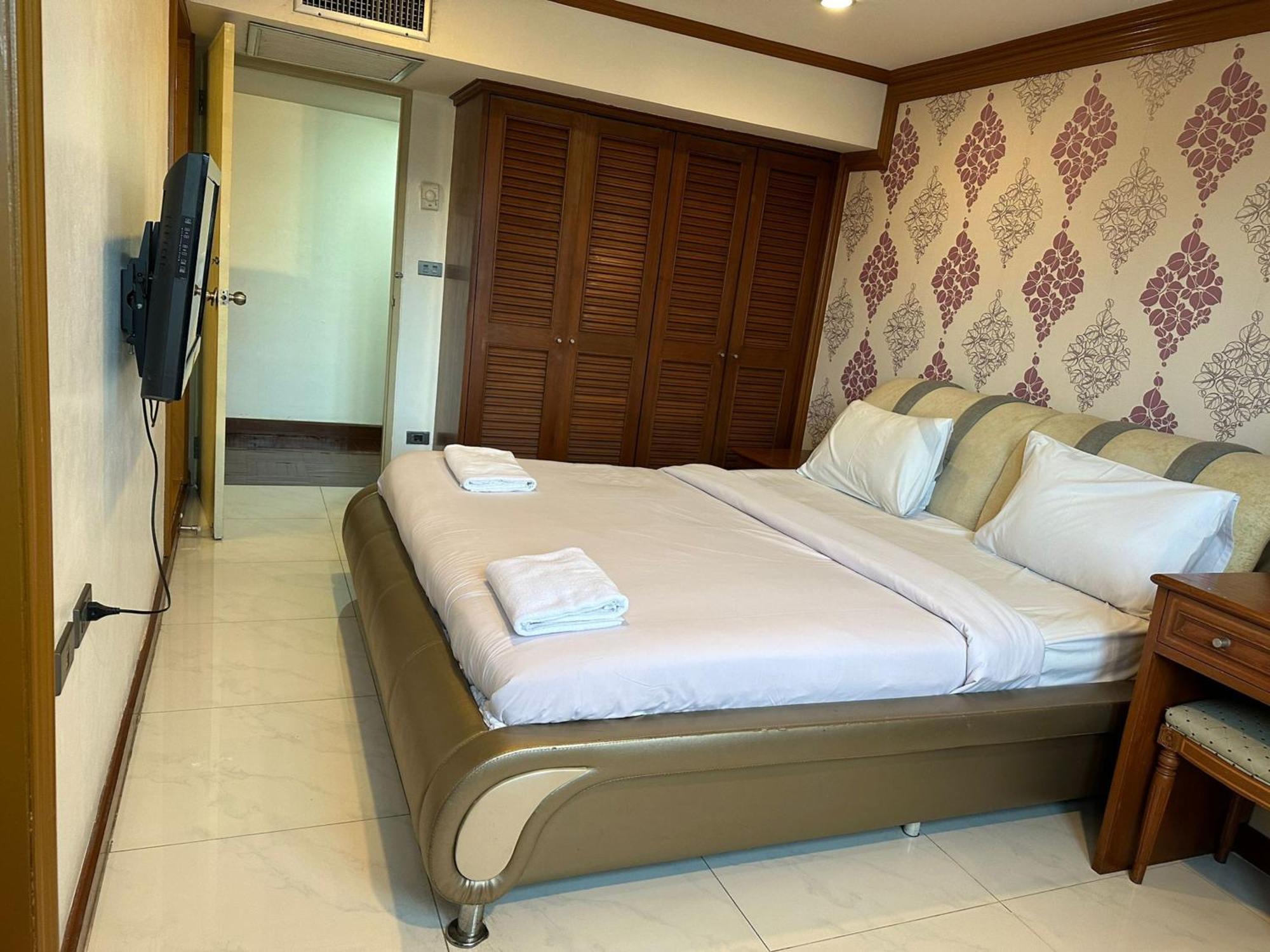 Omni Tower Sukhumvit Nana Direct Hotel Bangkok