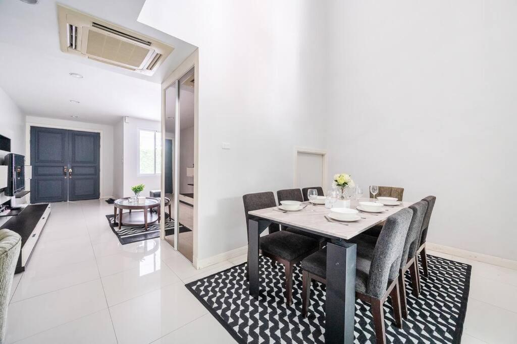 Miq_home404/asok Bts/resort Pool/10pax/1000mbwifi Villa Bangkok