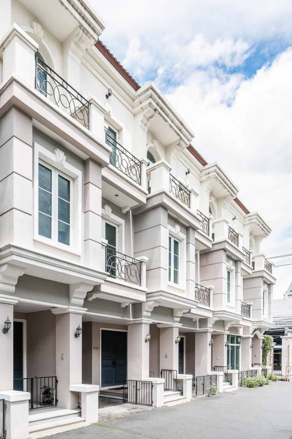 Miq_home404/asok Bts/resort Pool/10pax/1000mbwifi Villa