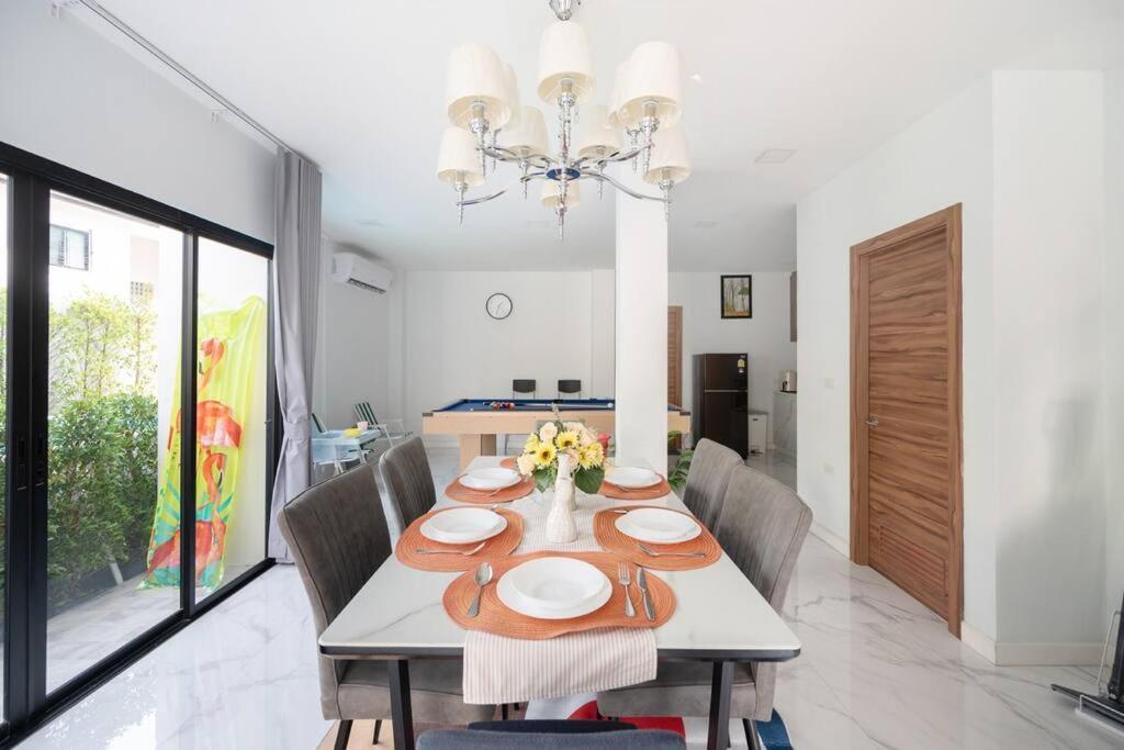 Miq Ekkamai3_pool Villa_3br House *