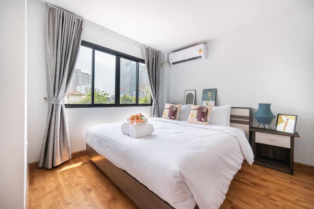 Miq Ekkamai3_pool Villa_3br House Villa Bangkok