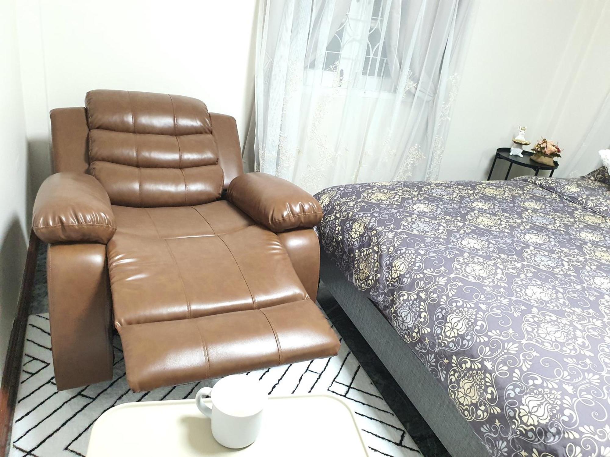 3 Bedroom Cozy Skytrain View Bkk Vakantiepark *