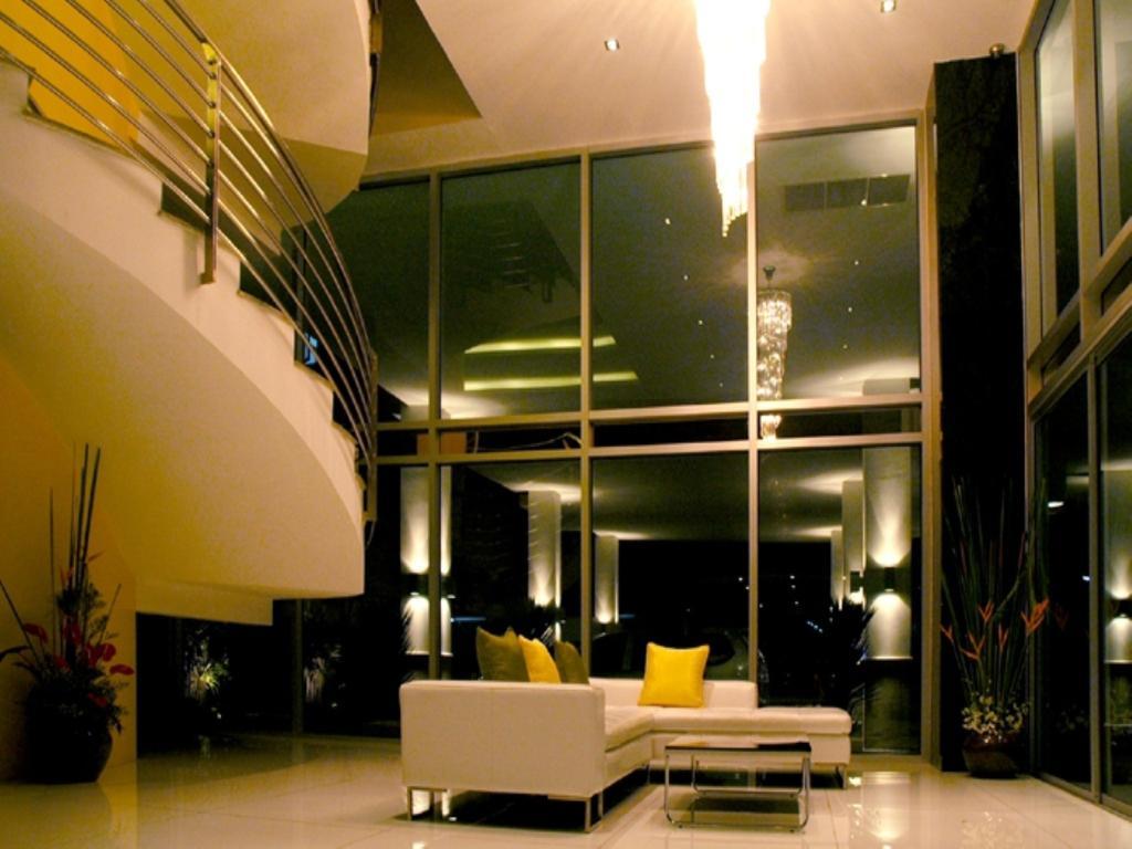 Aparthotel Seven Place Executive Residences 3*