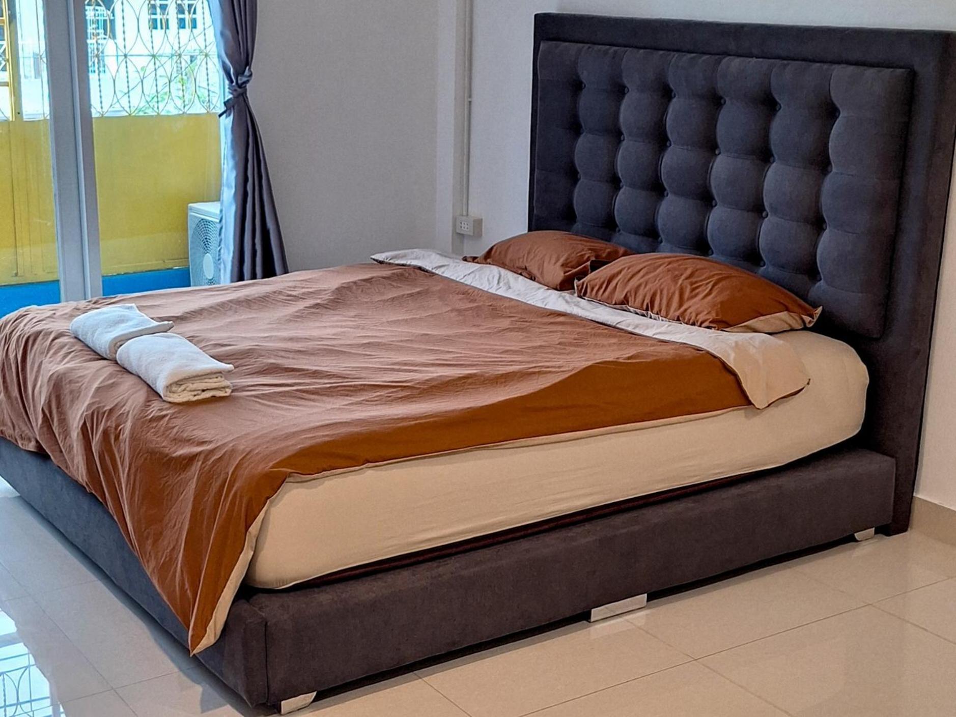 Pinklao Traveler's House Accommodatie bij particulieren