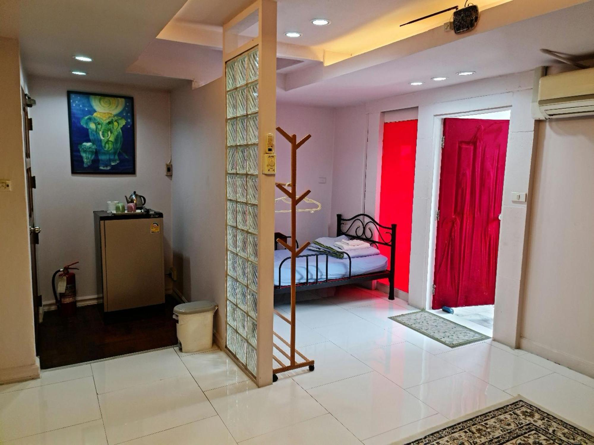 Ddm House * Banguecoque