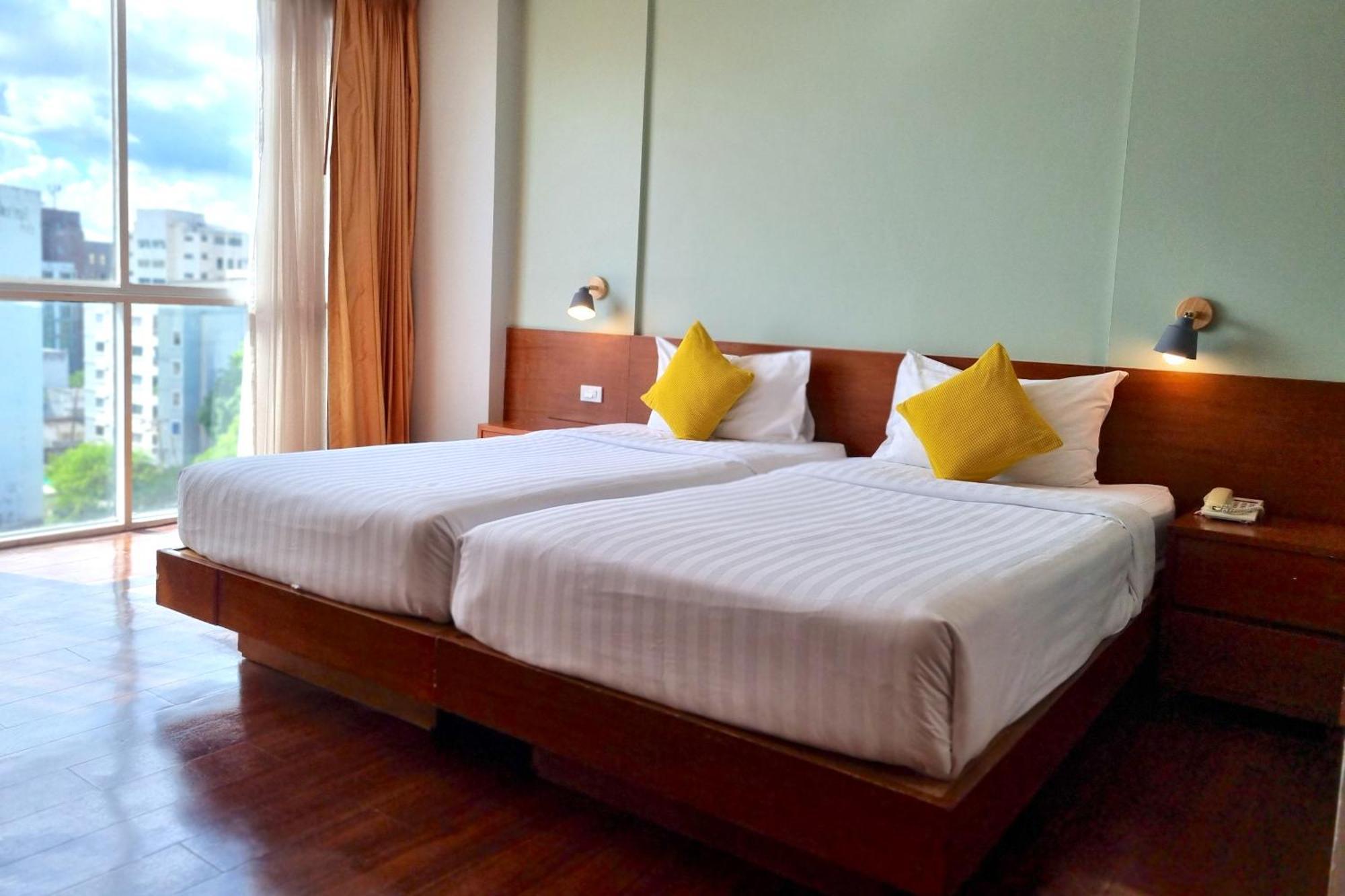 Lantana Hotel