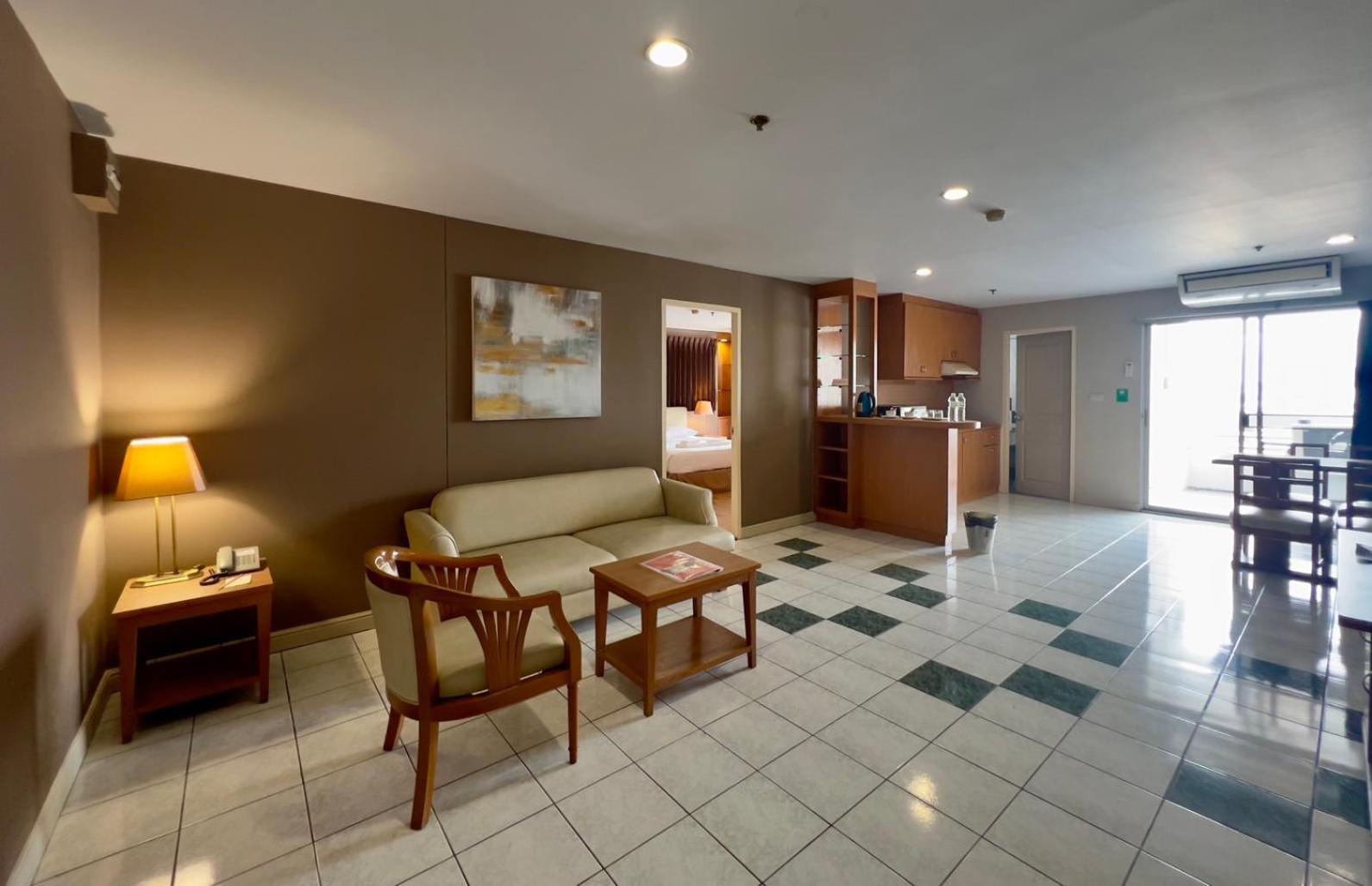 Bu Place Aparthotel 4*
