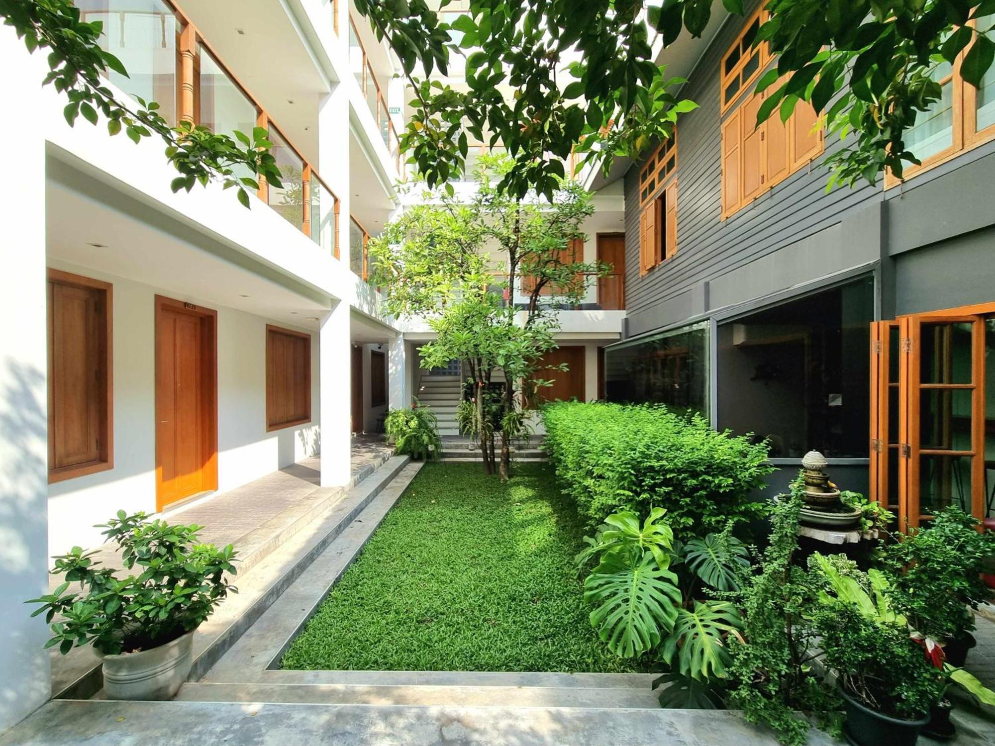 Vali Hotel