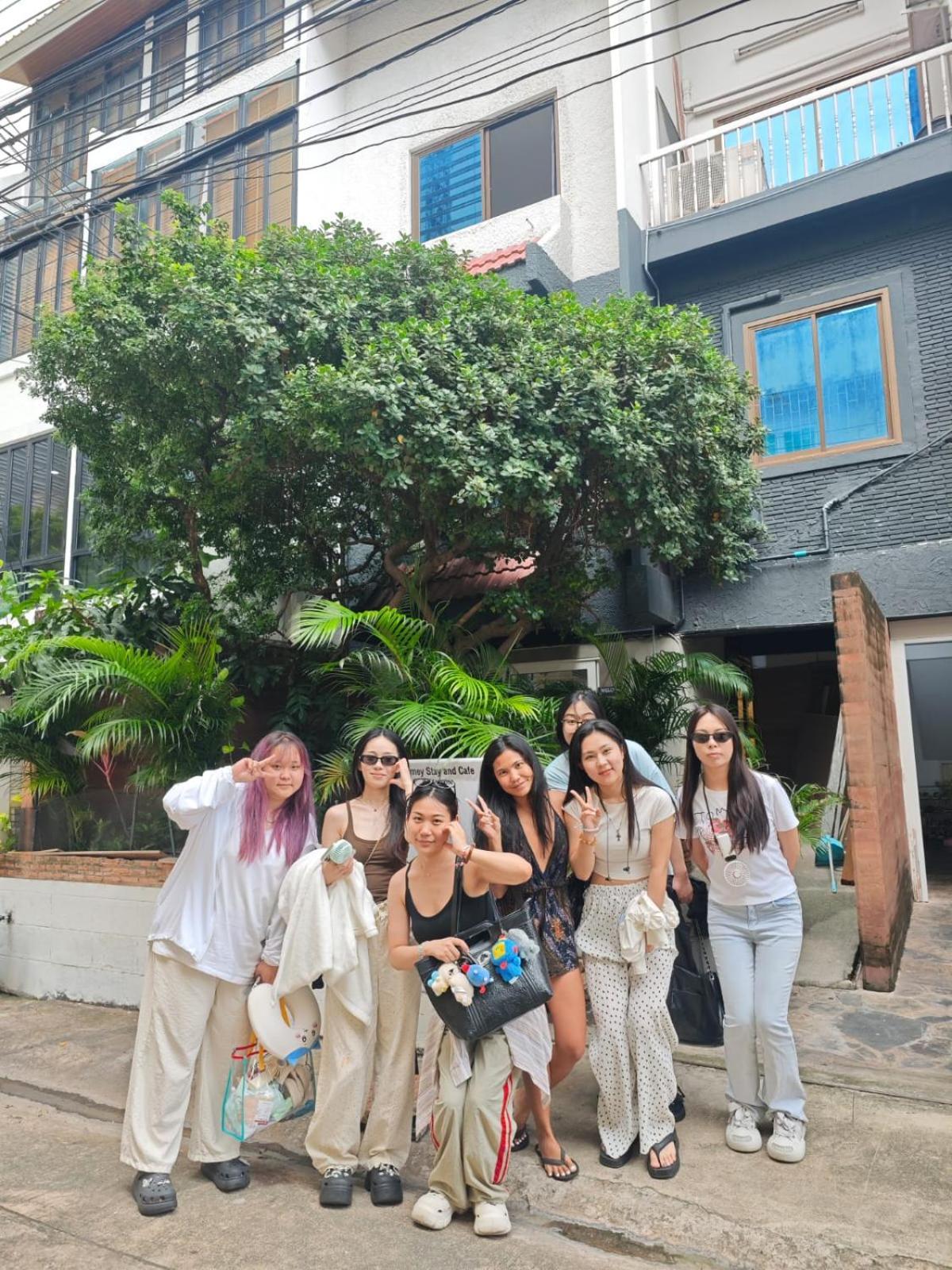 Gasthof Homey And Cafe By Hematoa Bangkok