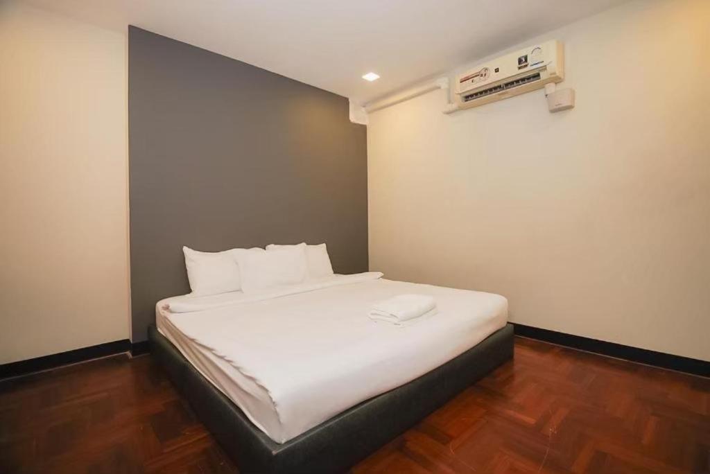 Go Silom Bts St Louis V โกอินน์ สีลม 2