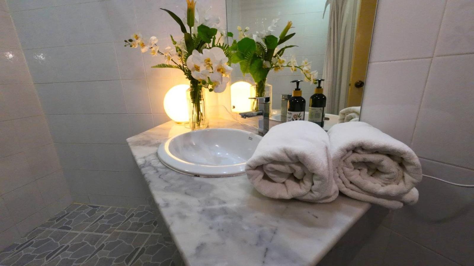 Cozy 1br Walk To Bts And Airport Rail Link Close To Malls G7 Pangsapuri Bangkok