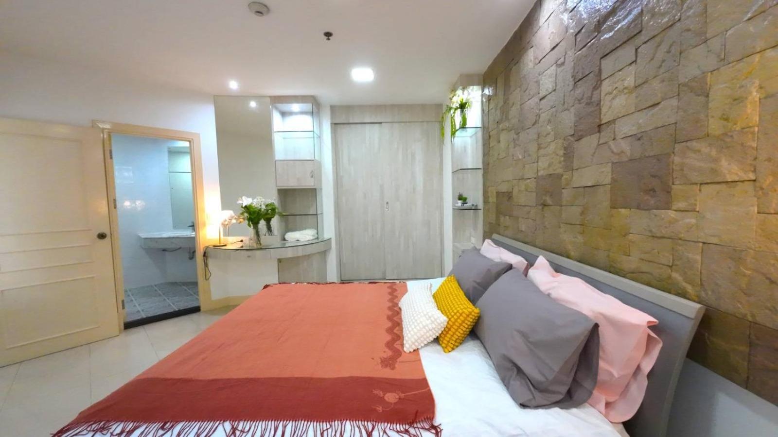 Cozy 1br Walk To Bts And Airport Rail Link Close To Malls G7