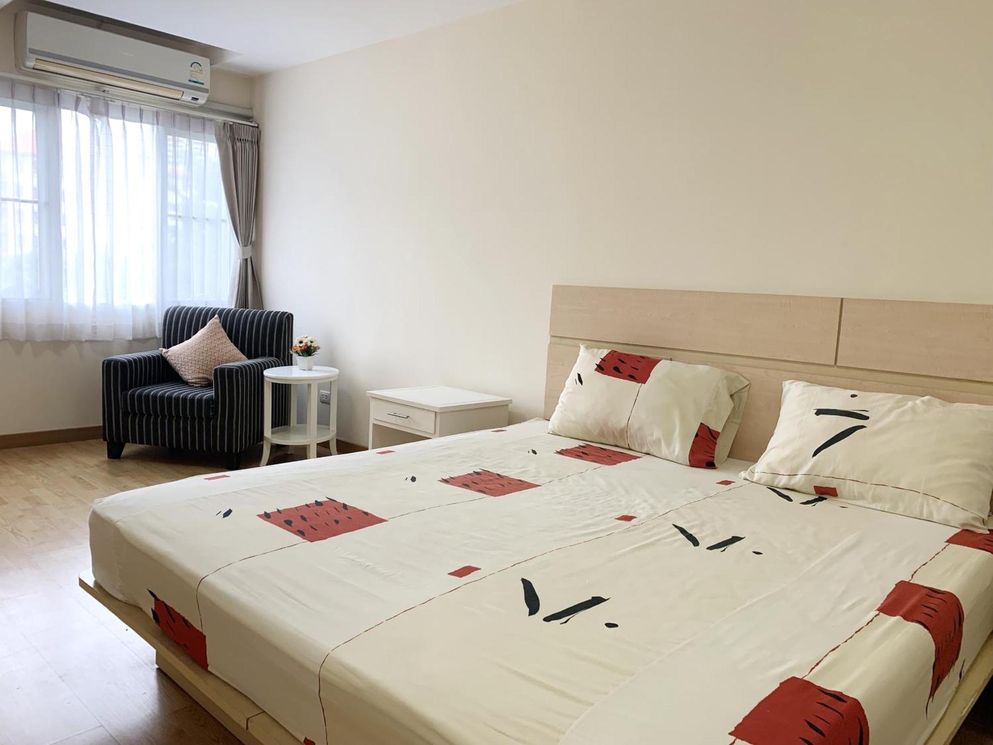 Charming Resident At Ekkamai From Unit Up To 2 Bedroom * Bangkok