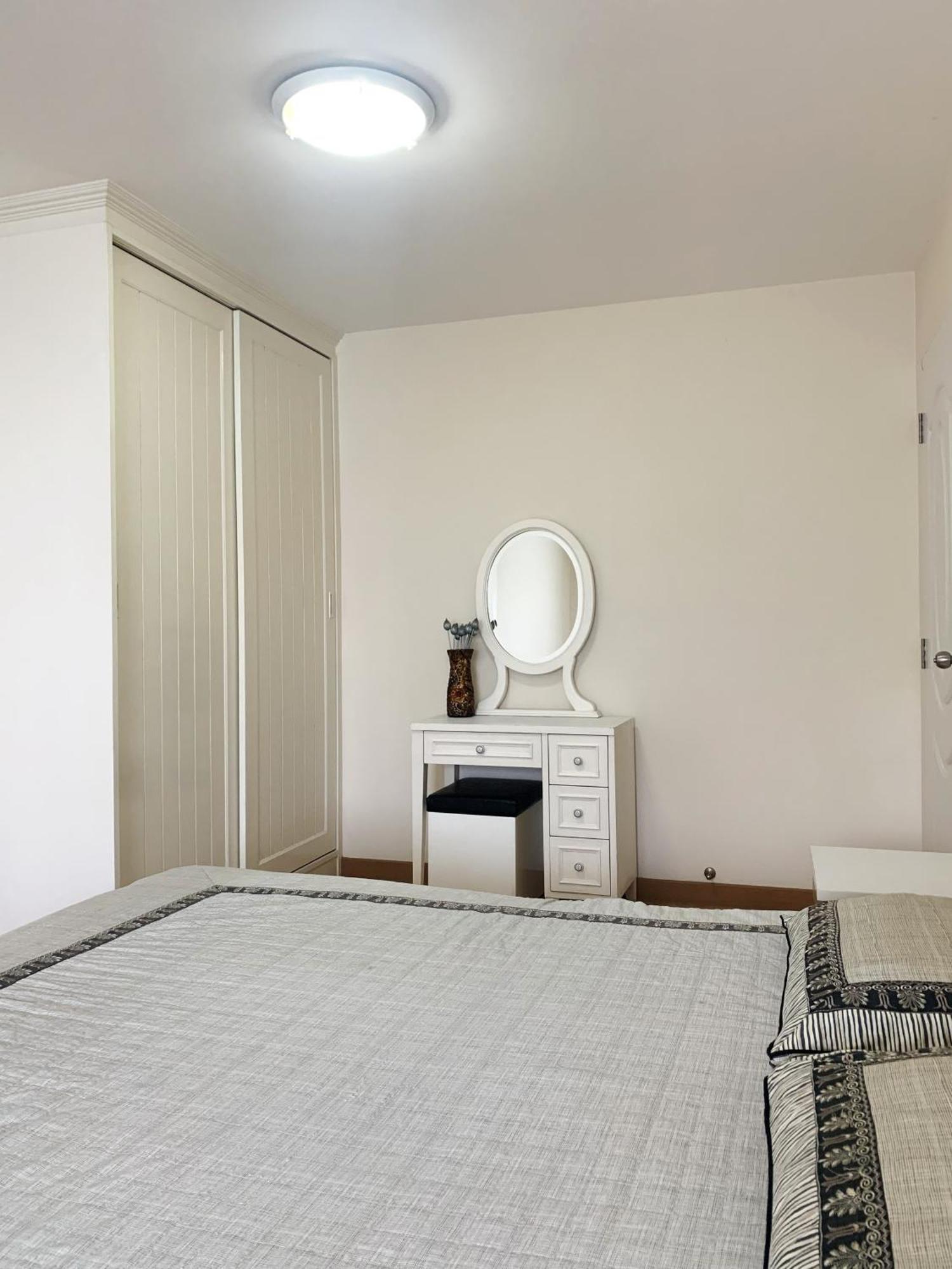 Apartemen Charming Resident At Ekkamai From Unit Up To 2 Bedroom Bangkok