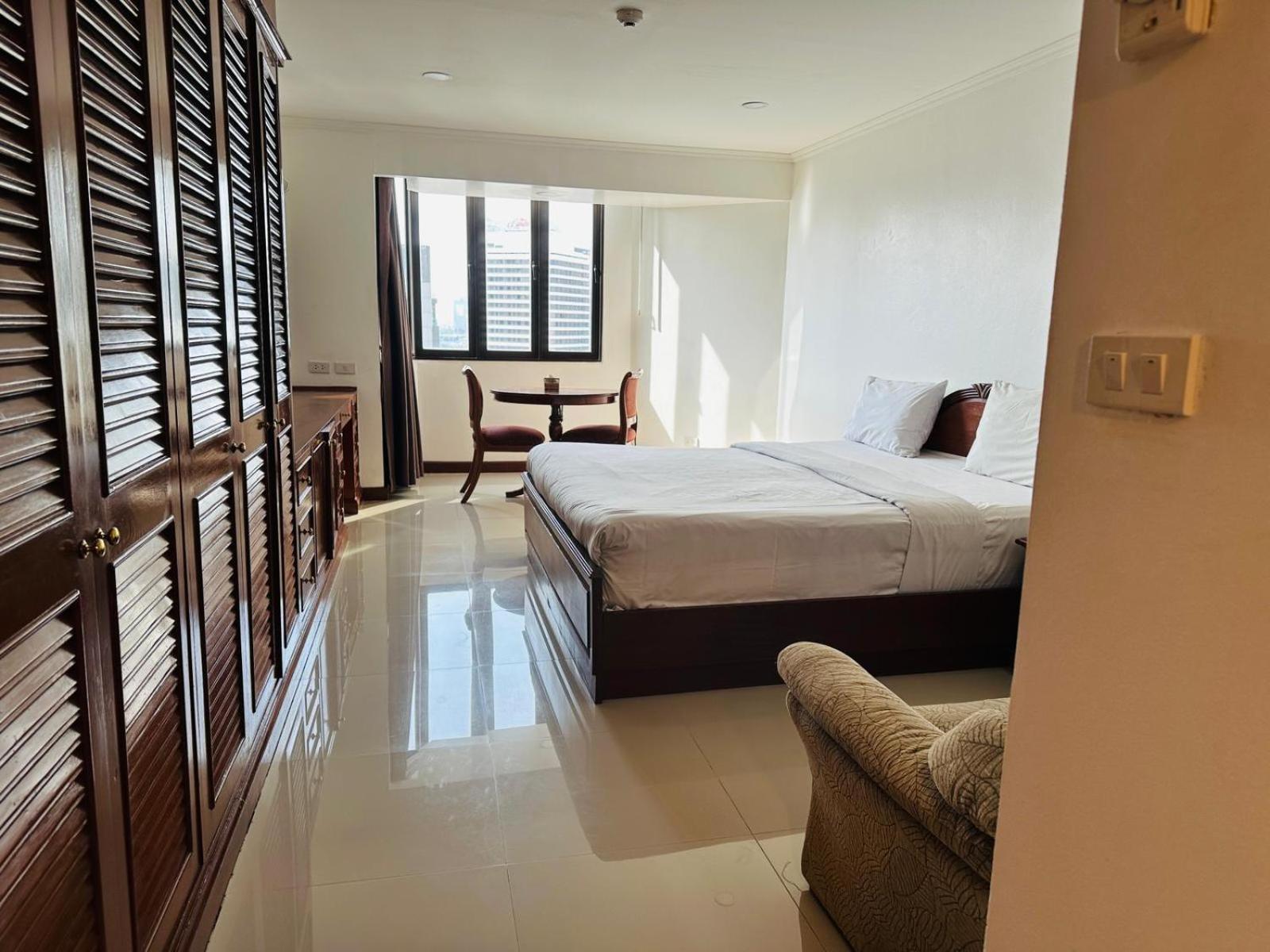 Omni Tower Cozy By Direct Apartment