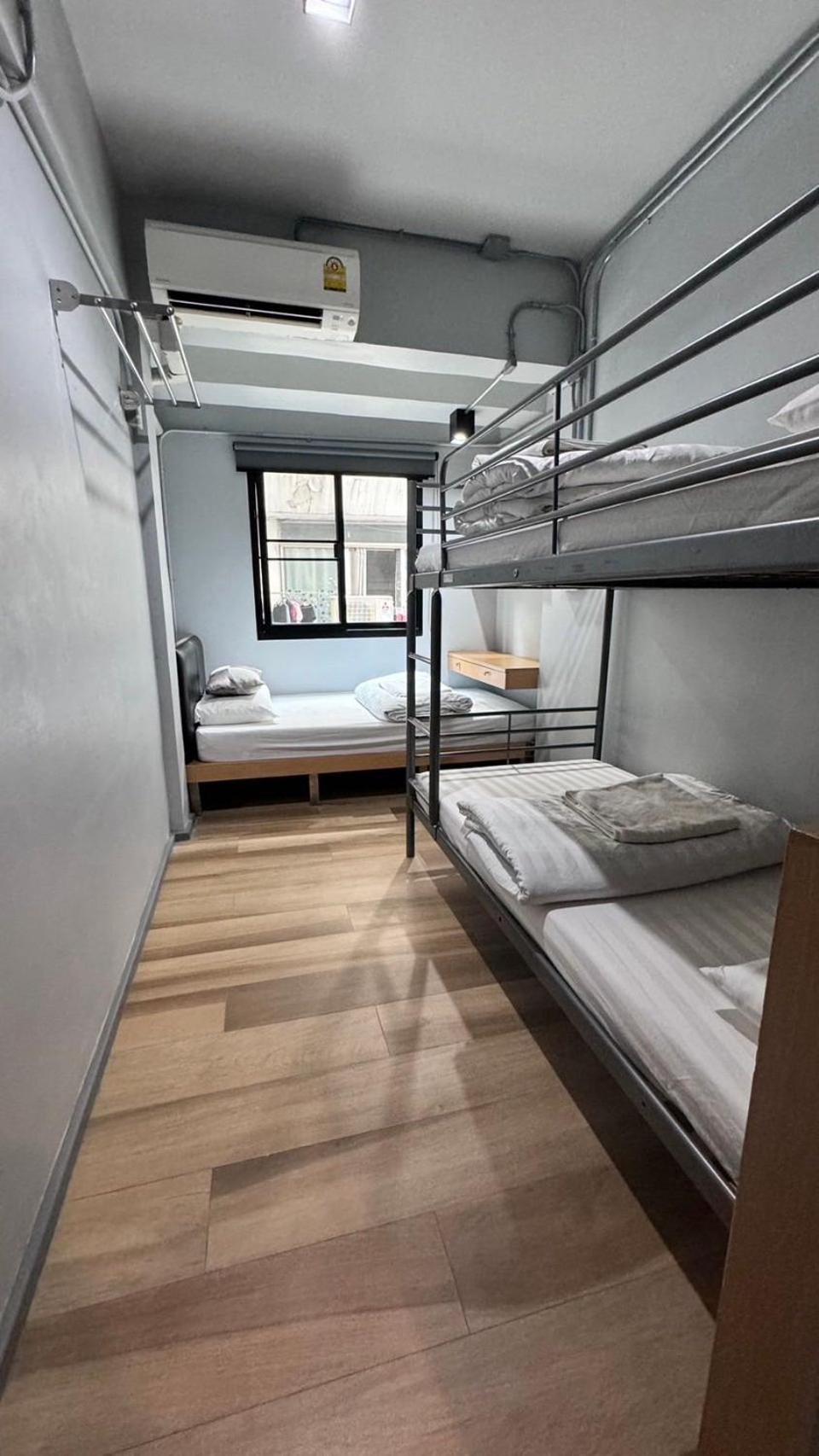 Hostel Silom Box