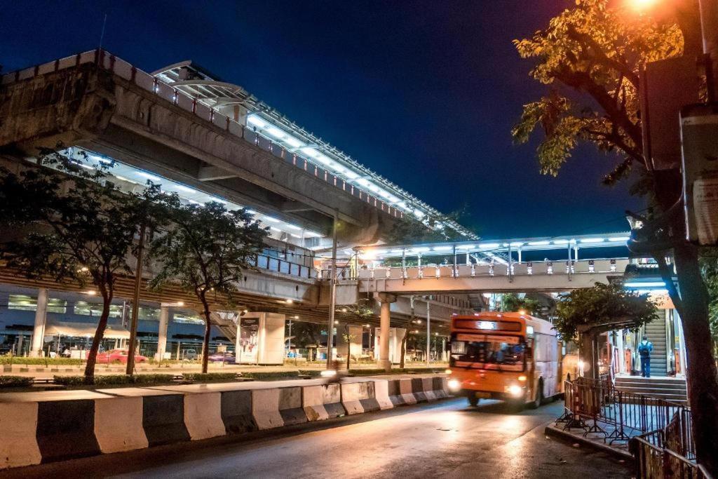 Kamin Bird Bangkok