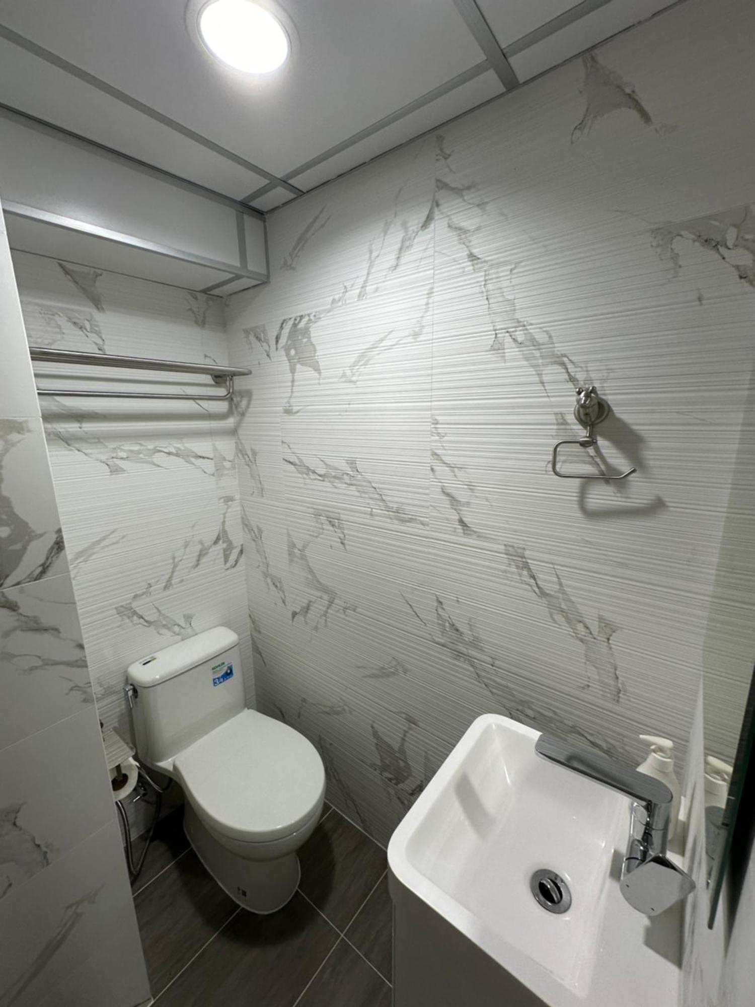 Renovated Loft Style Apartemen Bangkok