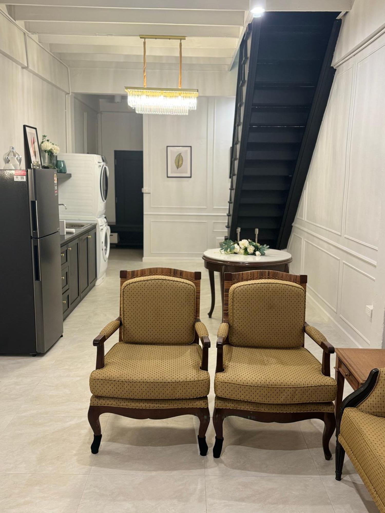 Entire Townhouse For Up To 5 Ppl 5 Mins To Mrt Station Apartment