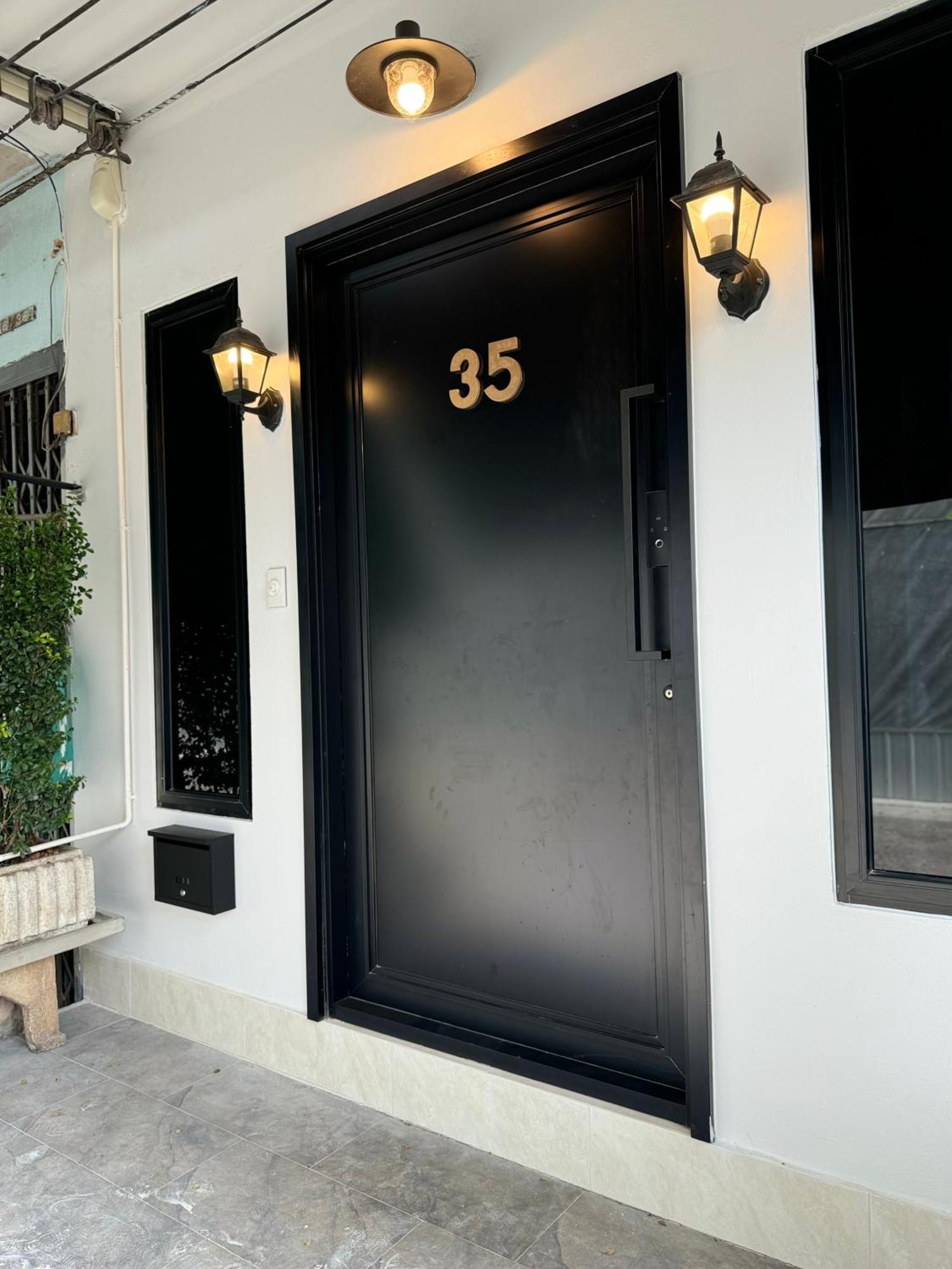Entire Townhouse For Up To 5 Ppl 5 Mins To Mrt Station *