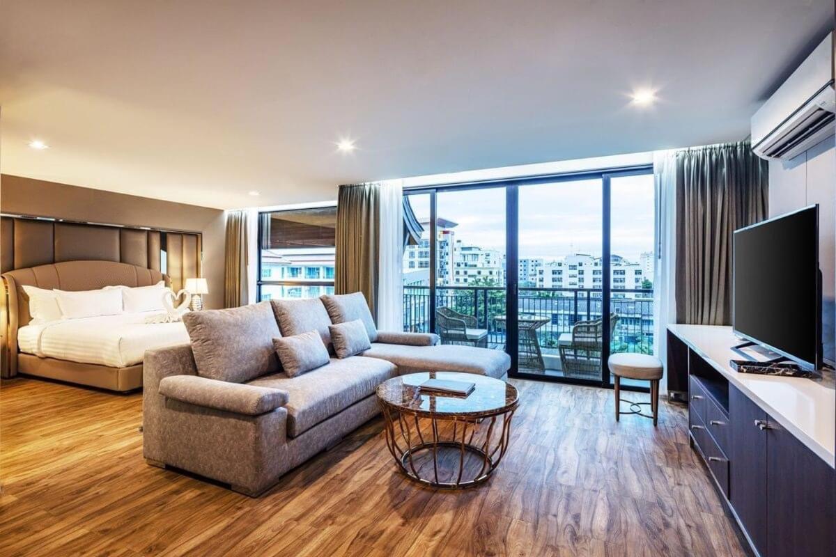 Hotel The Grand Sala Thai 4*