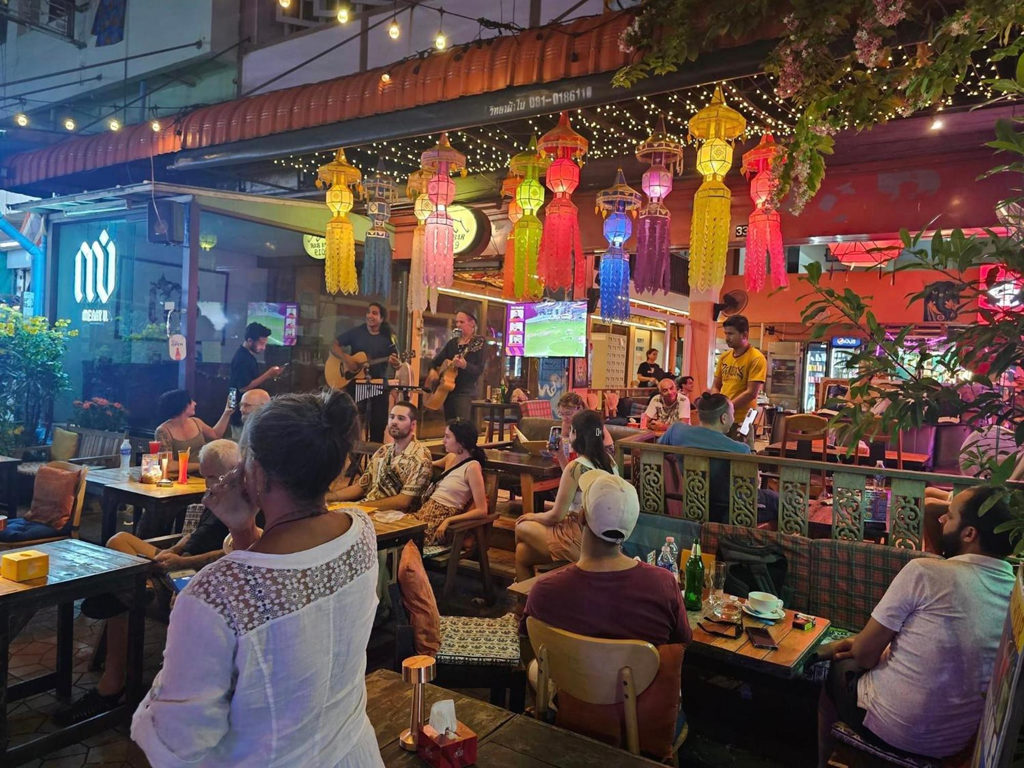 Merry V Gasthuis Bangkok