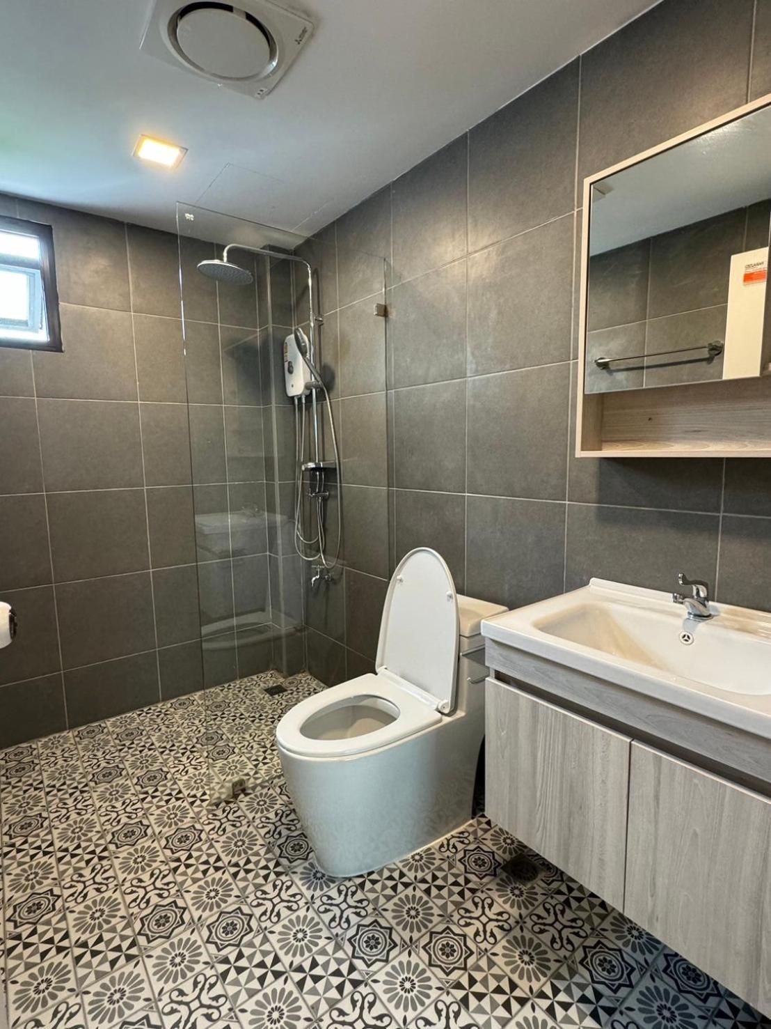 4beds 4baths New Renovated Entire House Bts Ekkamai Holiday home Bangkok