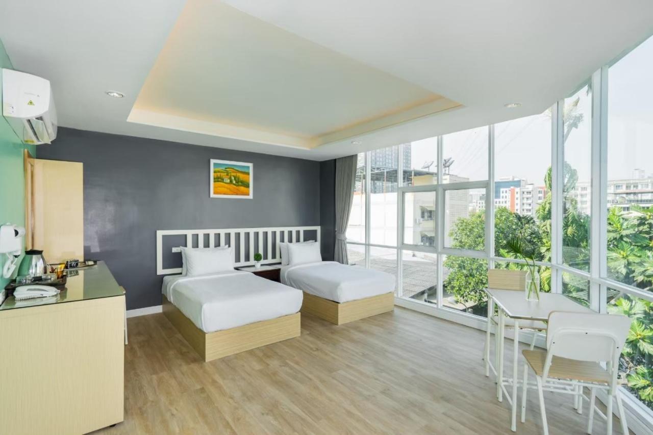 Metro Link Ratchada Hotel 3*