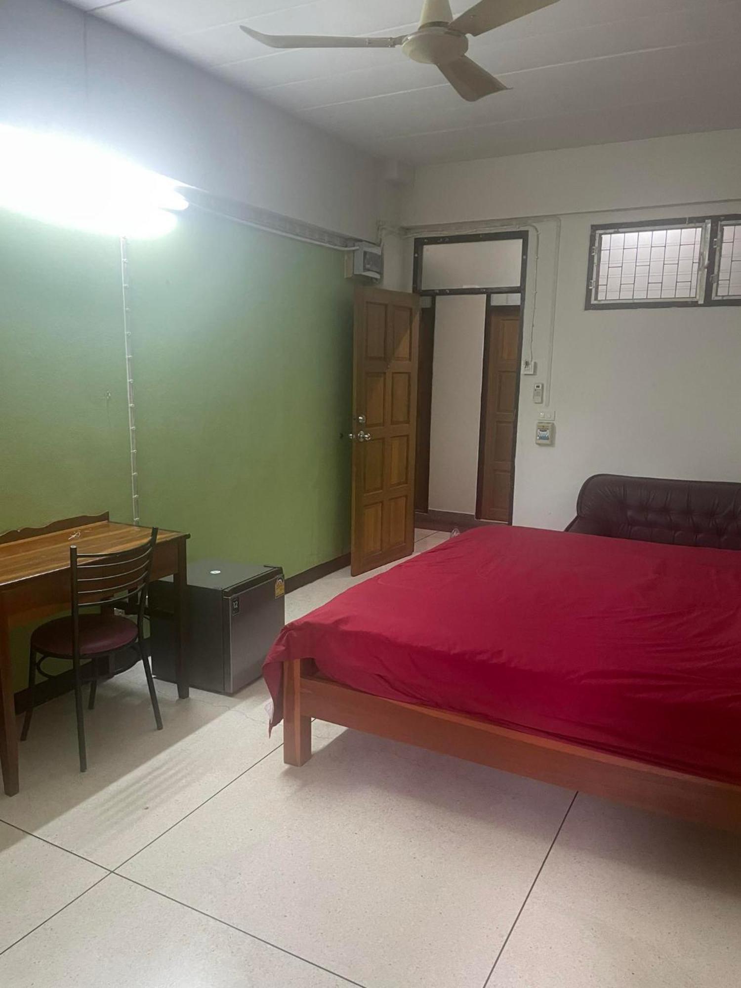 Viriyapon First Floor2 Apartment