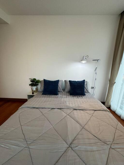 Apartment Luxury In Charoenkrung Near Asiatique