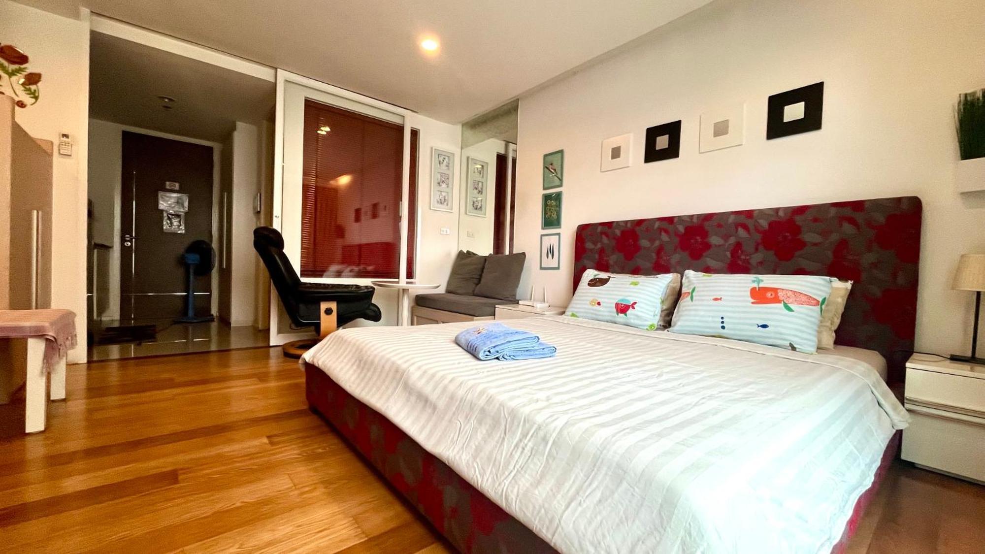 Apartment Cozy Studio Walk To Bts Free Wi-Fi Great Location