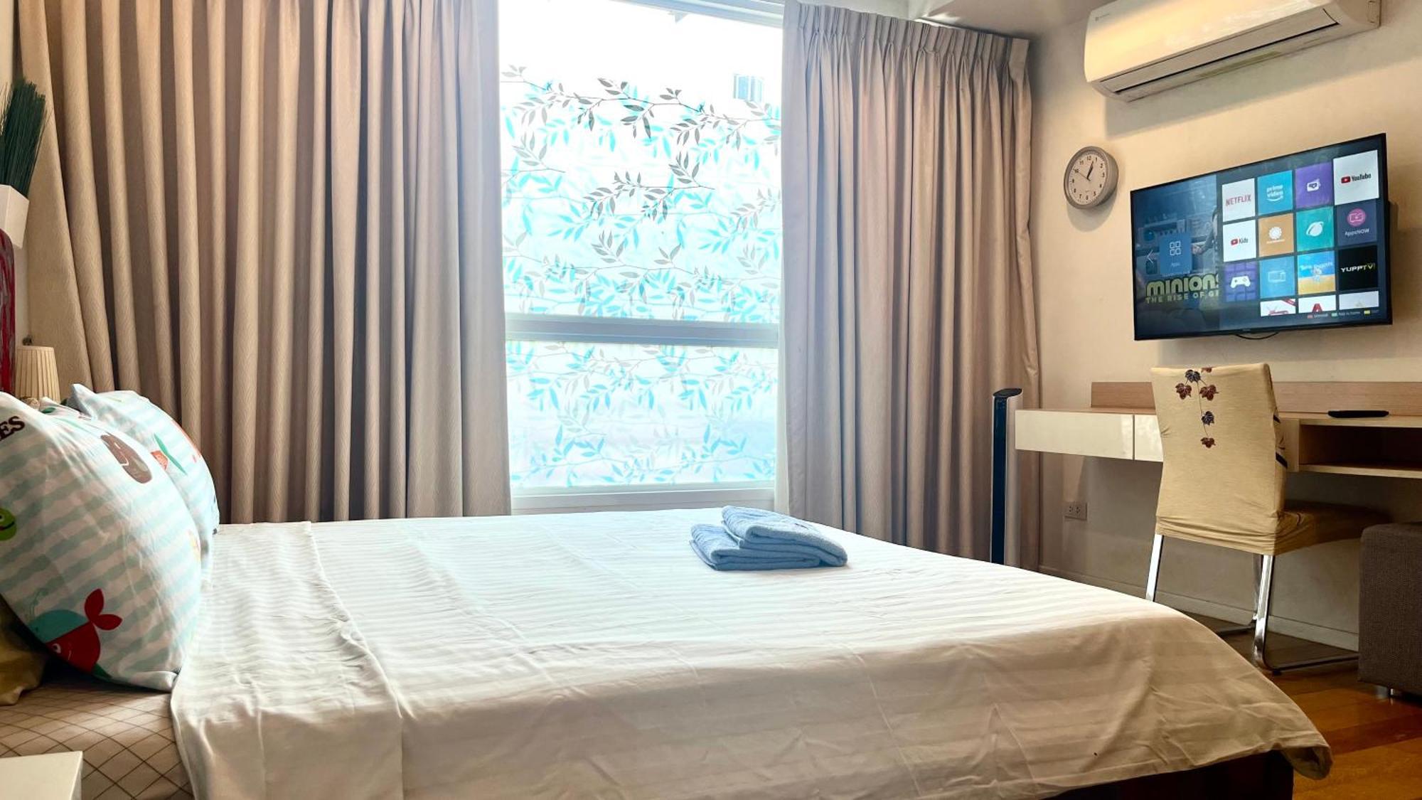 Apartment Cozy Studio Walk To Bts Free Wi-Fi Great Location *