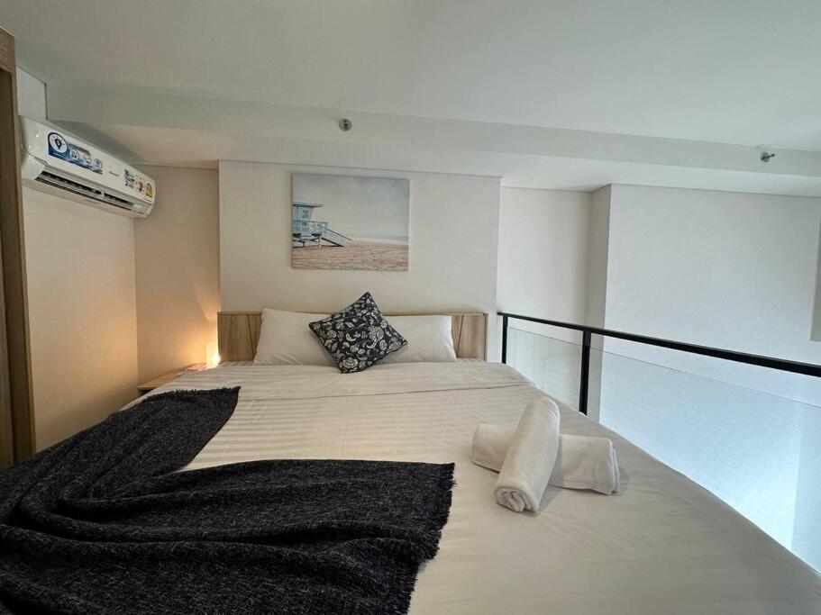 Apartment S87-7052 Bts Onnut High Floor Gym Swim Good View Bangkok