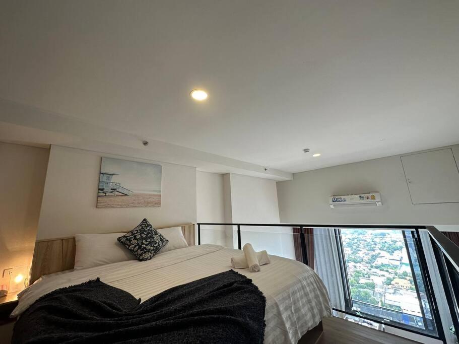 Apartment S87-7052 Bts Onnut High Floor Gym Swim Good View Bangkok