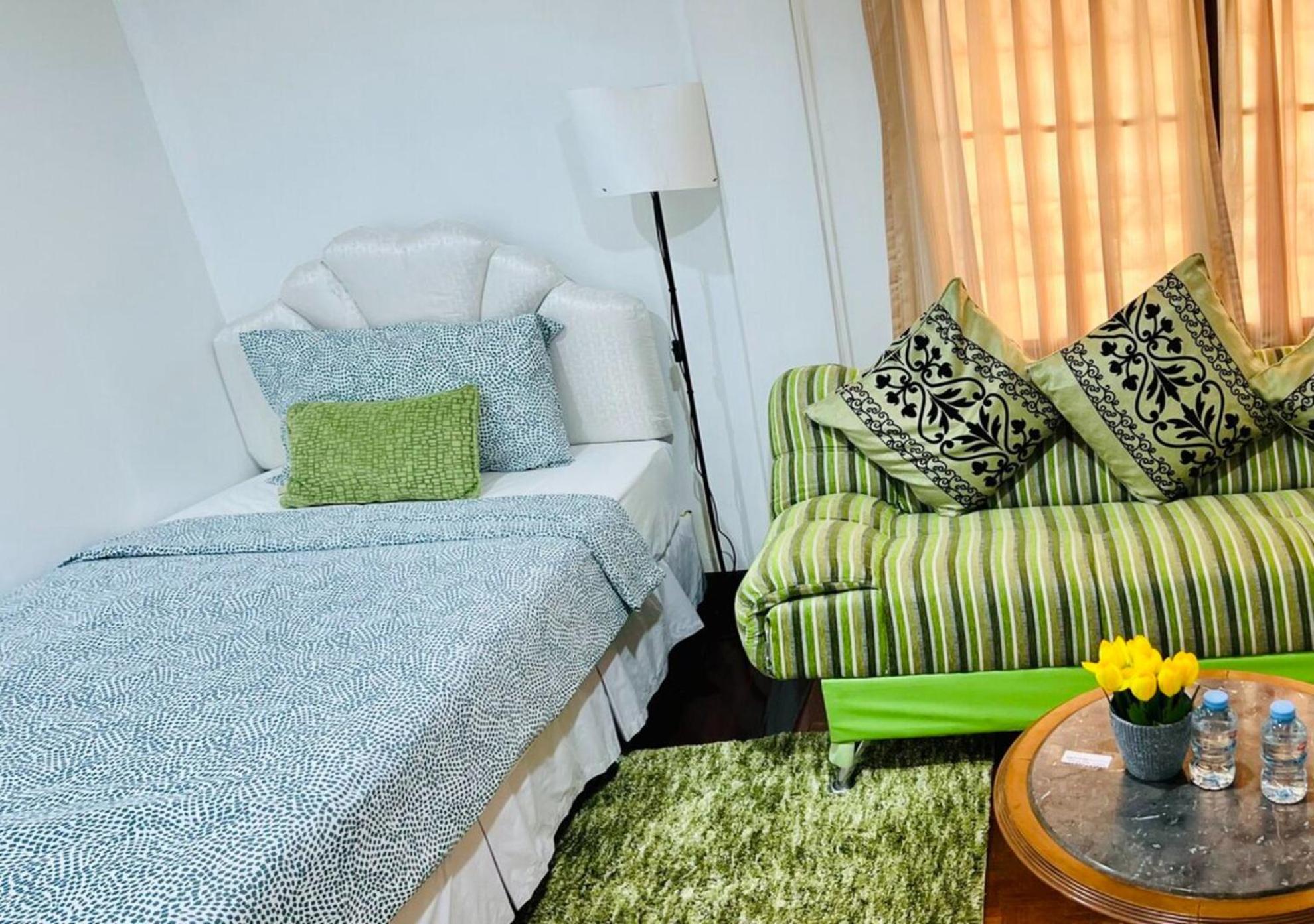 Wisma tamu Ree House@soi Cowboy-asoke Bts-mrt