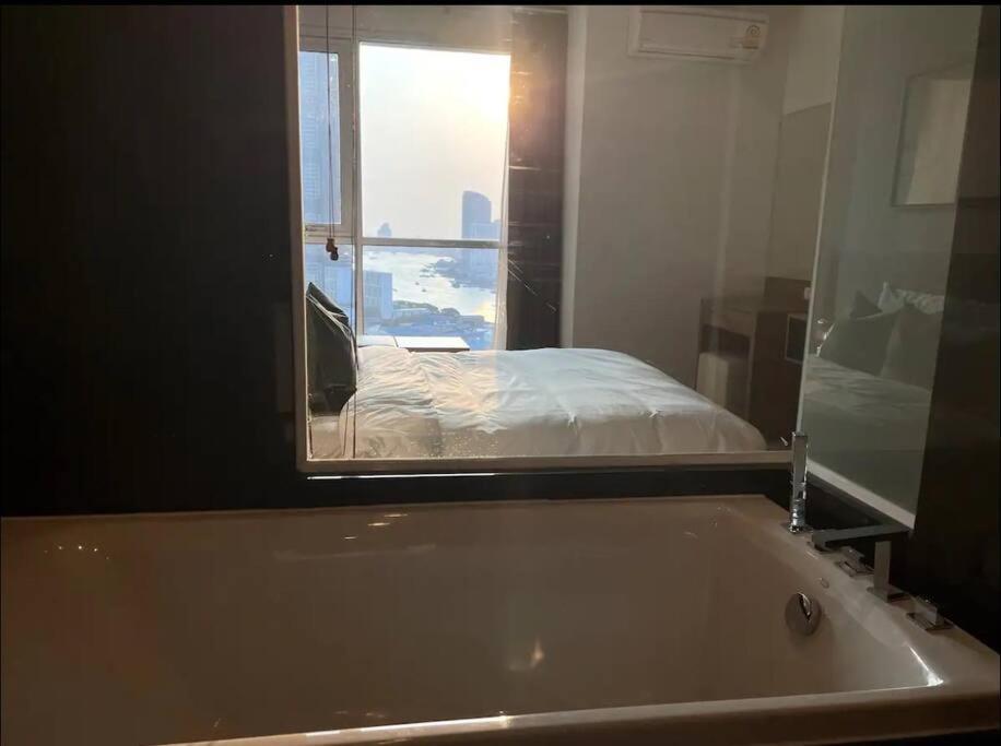 Luxurious Downtown River View Chao Phraya River Apartment Bangkok