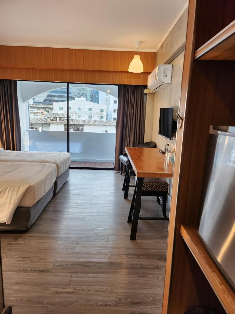 White Palace Hotel 3*