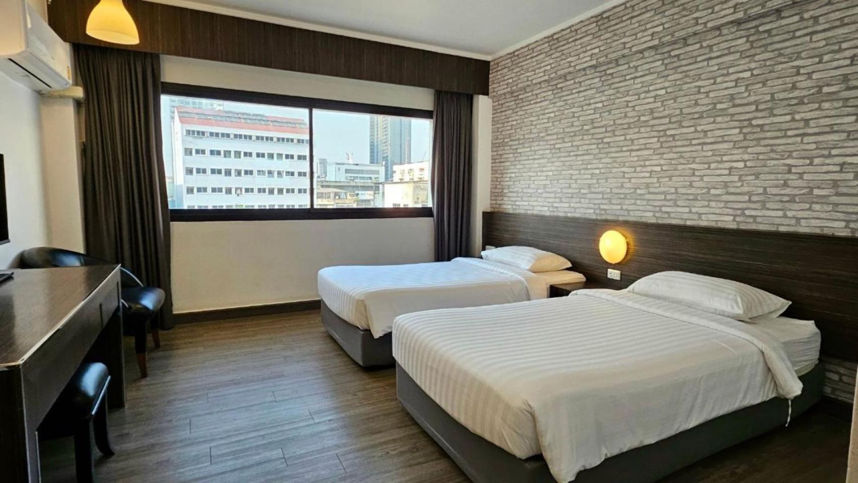 White Palace Hotel 3*