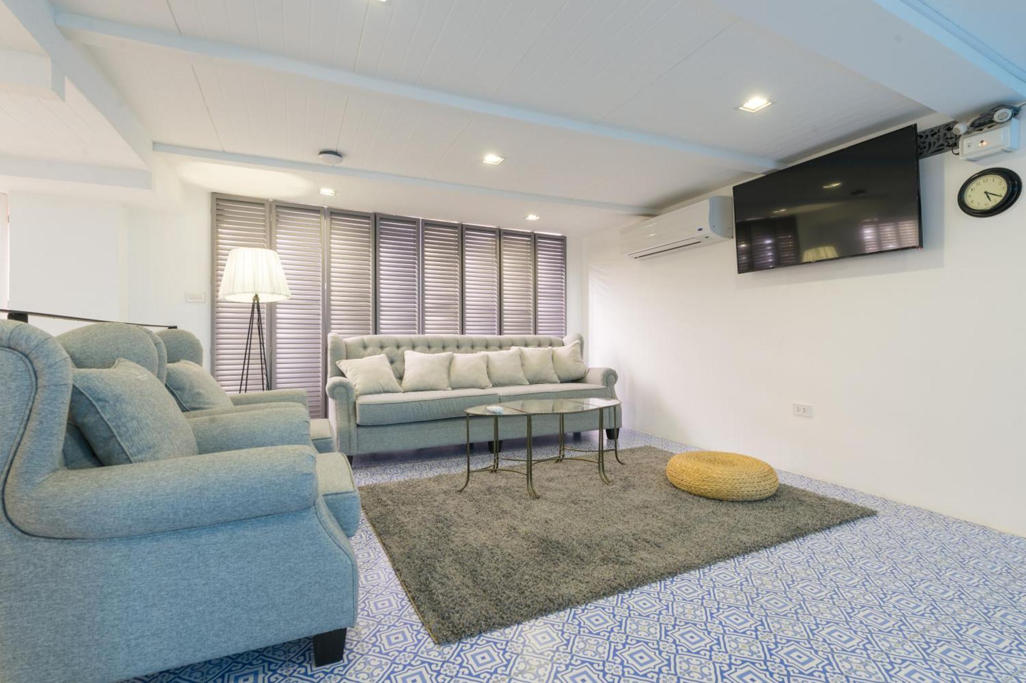 Hotel White Ivory 3*