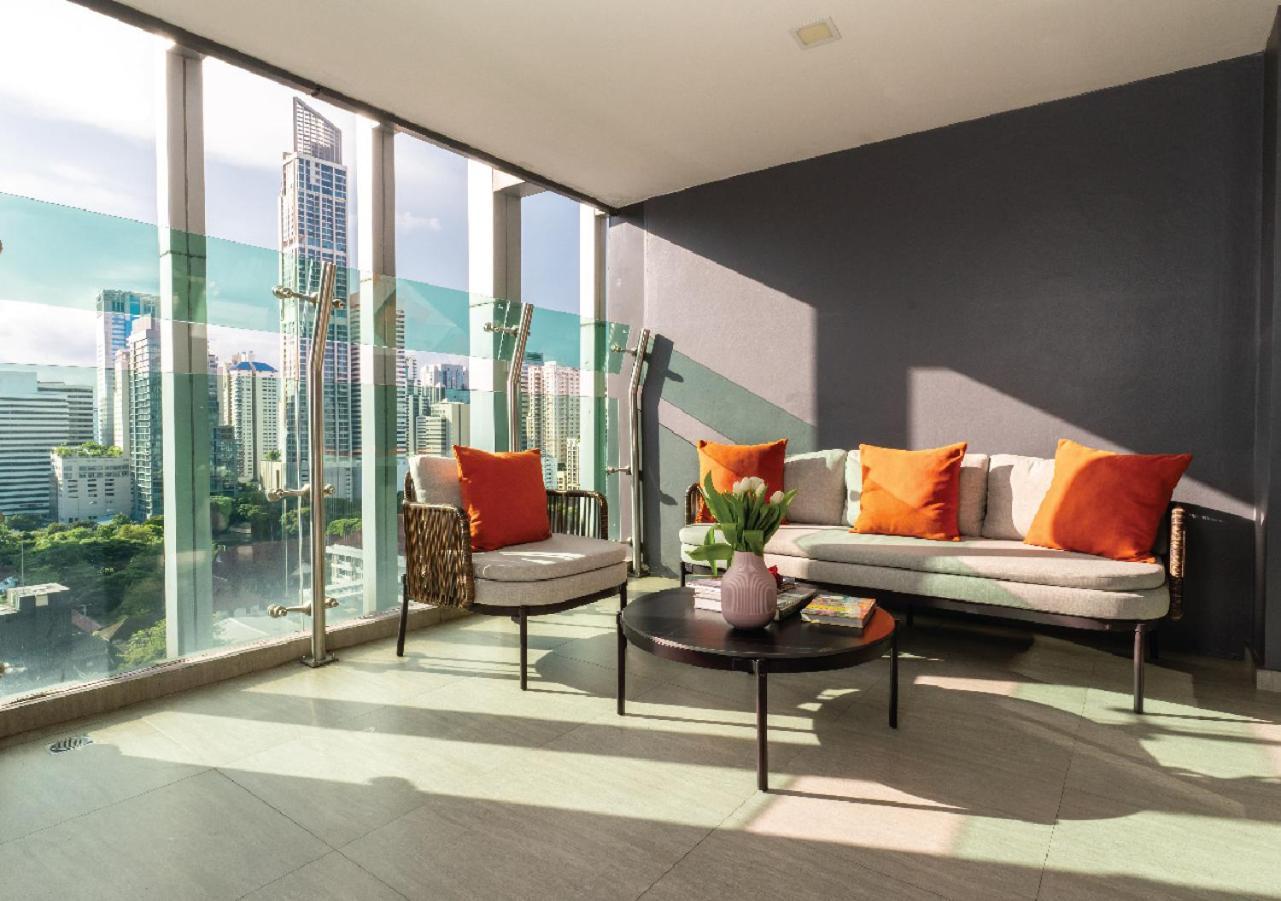 Solitaire Sukhumvit 11 Hotel