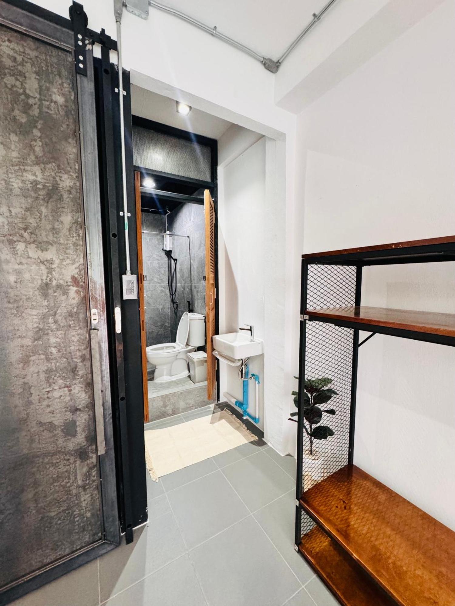 Apartamento Modern Sukhumvit House Near Phrakanong Bts Station Banguecoque