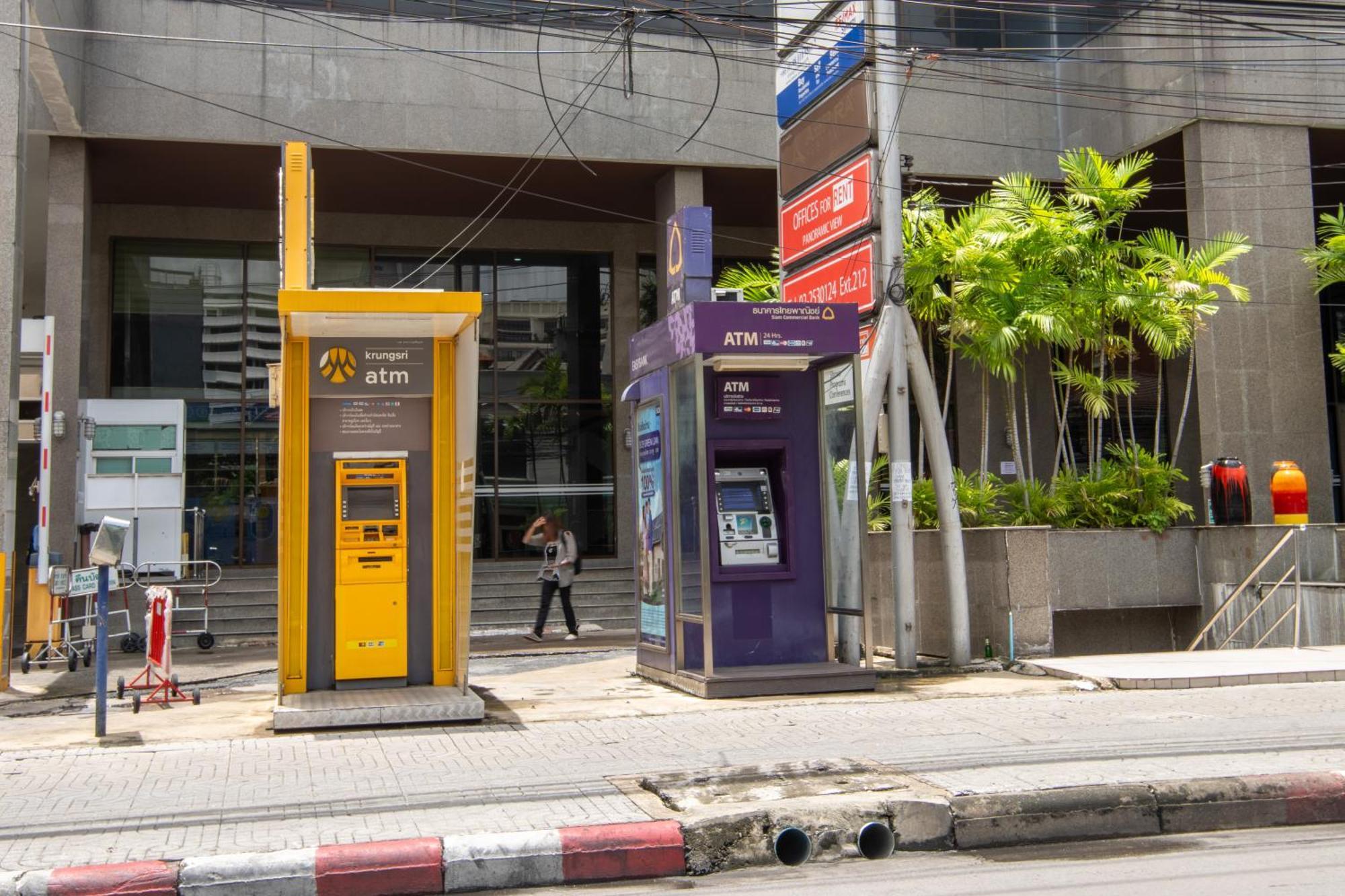 Bua Sukhumvit, Nana Bts