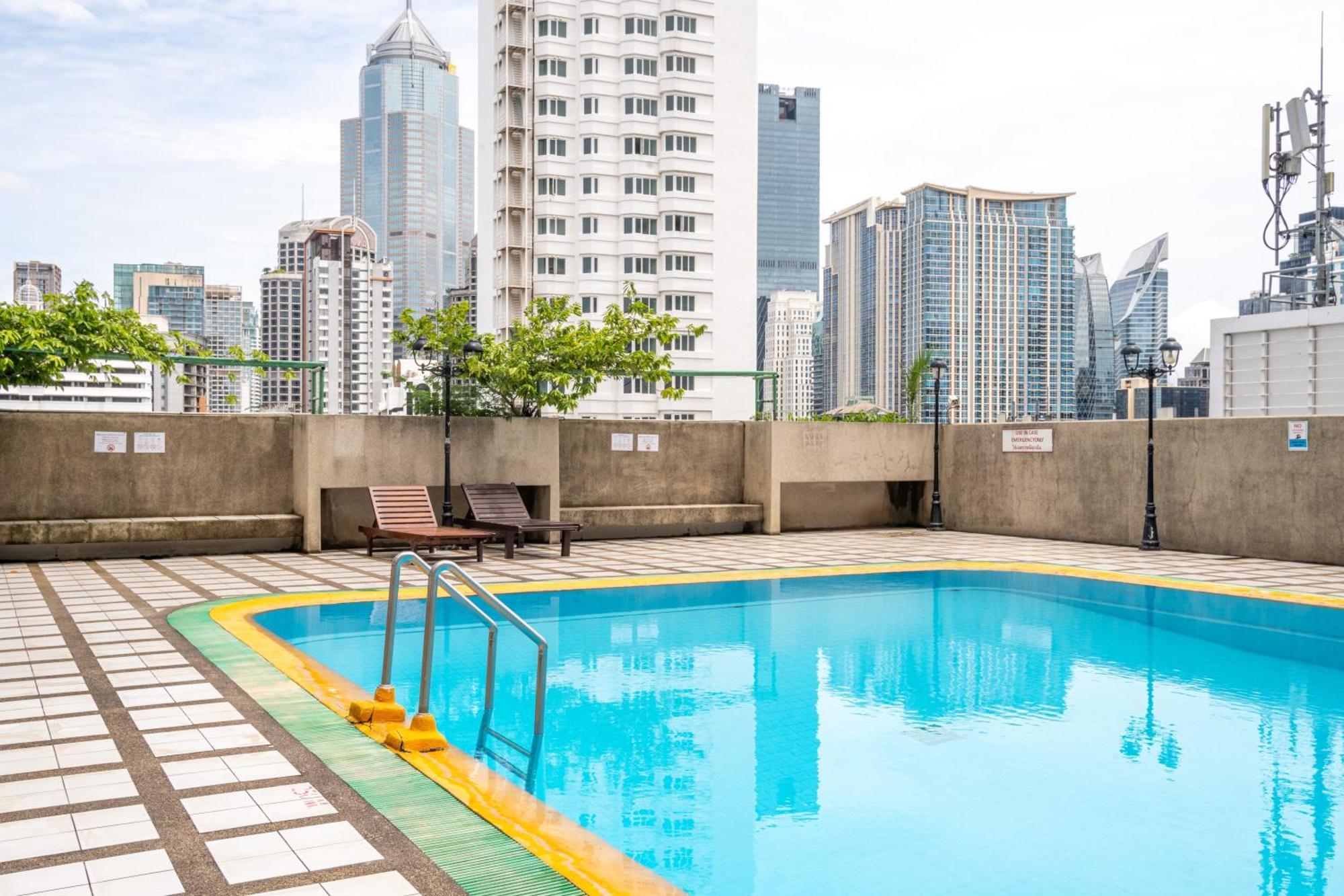 Bua Sukhumvit, Nana Bts * Bangkok