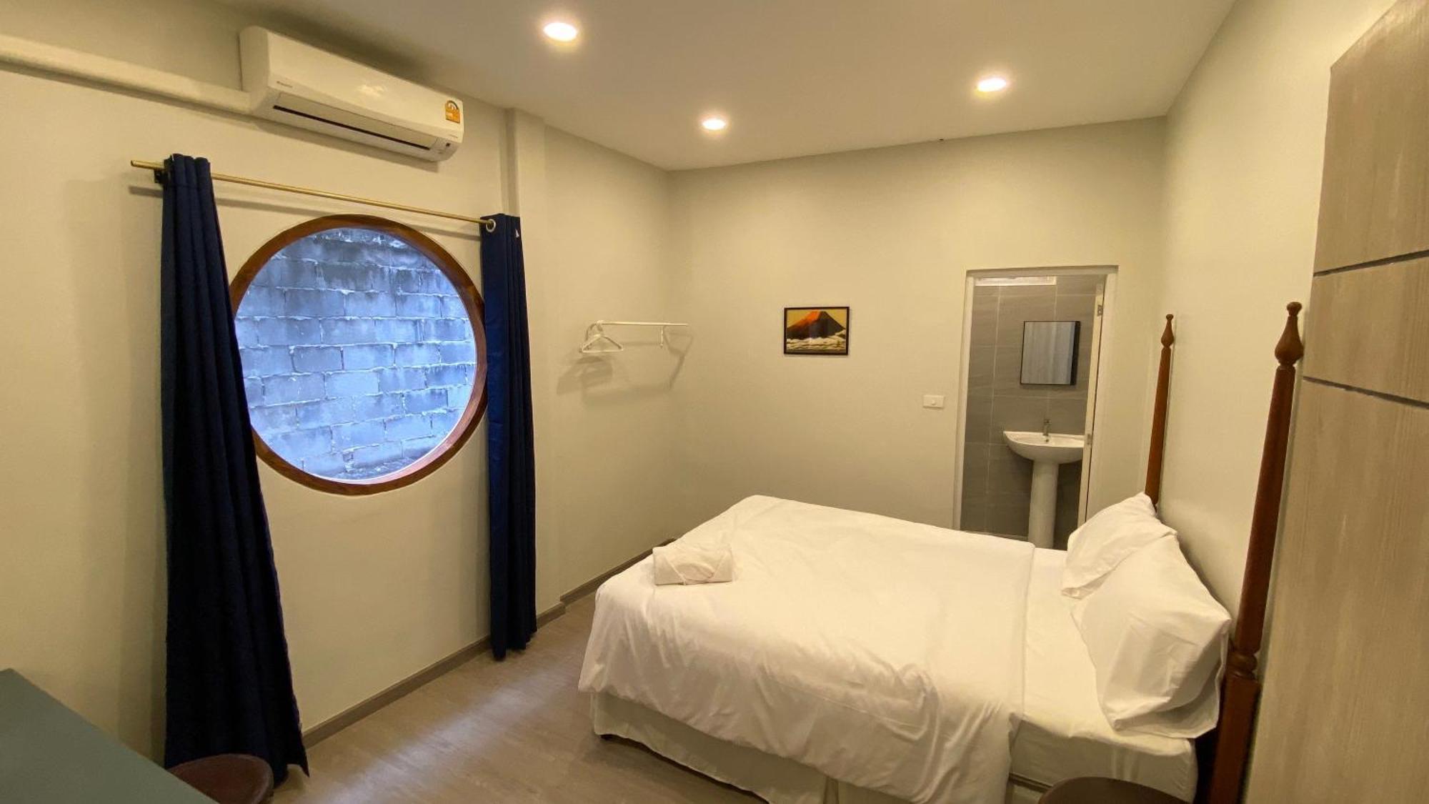 Hidden Dragon Yaowarat Road X Apartment Bangkok