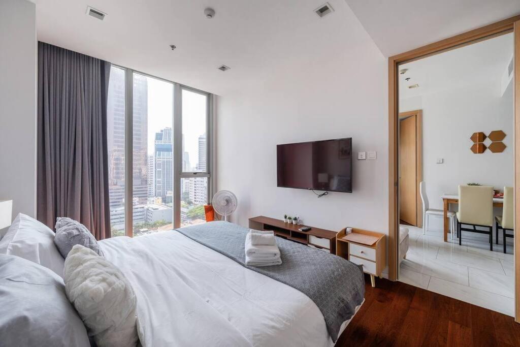 Apartment 2 Bedroom At Bts Nana Sukhumvit 11 High Floor