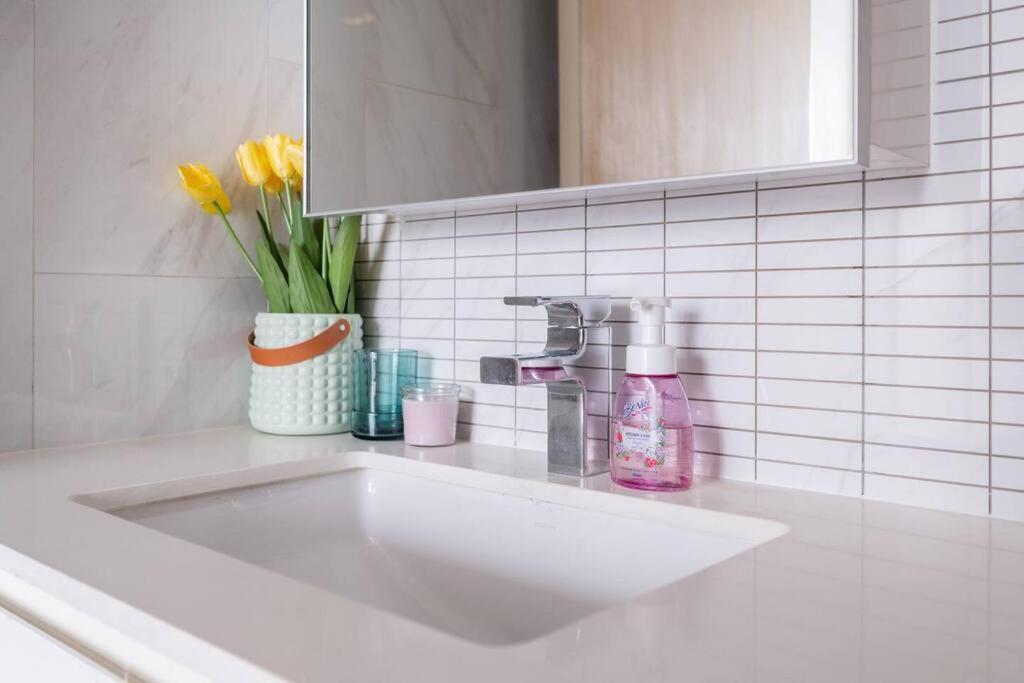 2 Bedroom At Bts Nana Sukhumvit 11 High Floor Apartment *