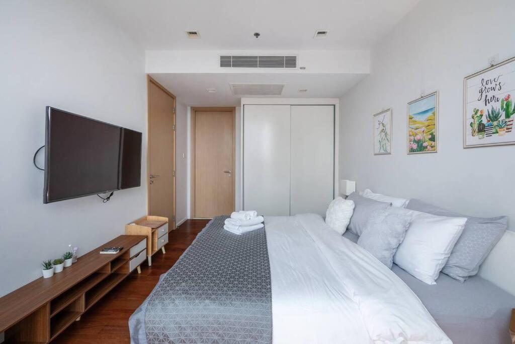 Apartment 2 Bedroom At Bts Nana Sukhumvit 11 High Floor *