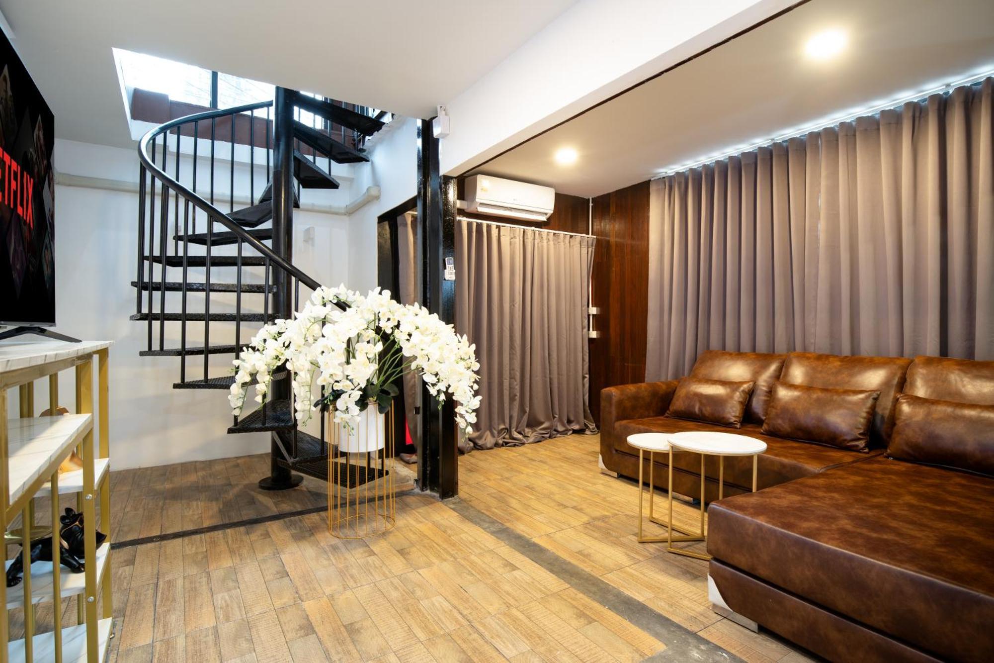 Luxury Container House In Bangkok